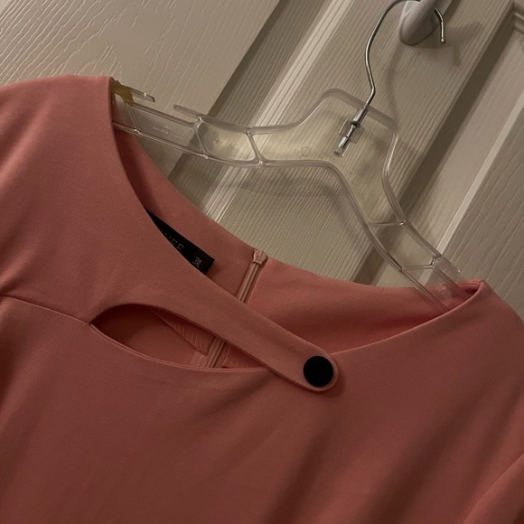 Plus Floral Print Bodycon Dress with Asymmetrical Neck & Peplum Waist (S=3XL/18) - Picture 6 of 8